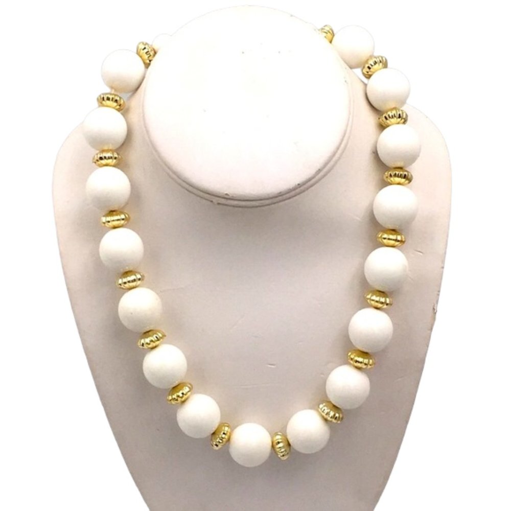 Vintage White Bubble Plastic Necklace